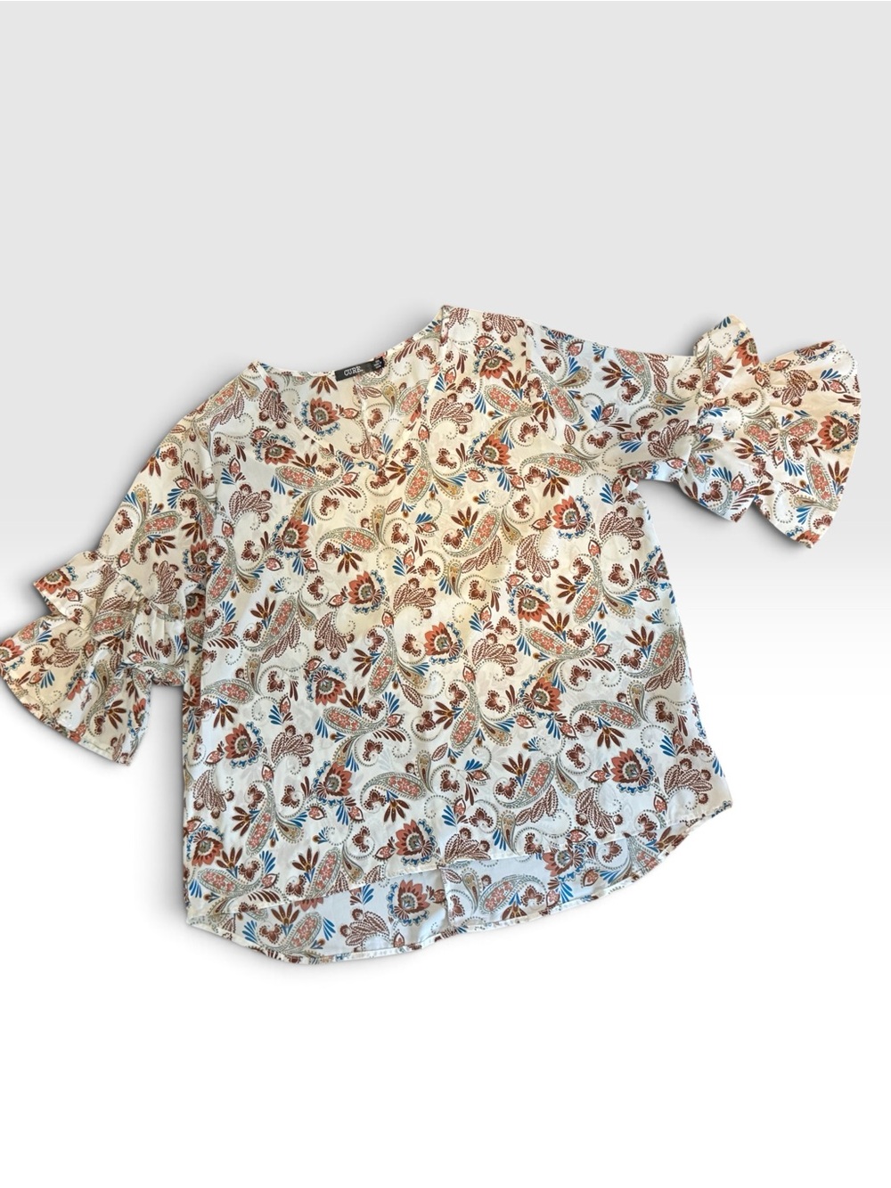 Women's Cream Paisley Ruffle-Sleeve Blouse
